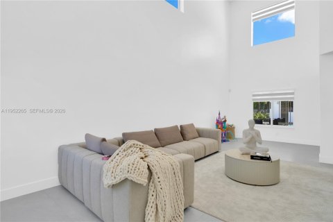 Casa en alquiler en Miami, Florida, 5 dormitorios, 293.48 m2 № 2007821 - foto 17