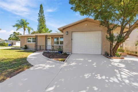 Villa ou maison à vendre à Holiday, Floride: 3 chambres, 147.25 m2 № 2433263 - photo 3
