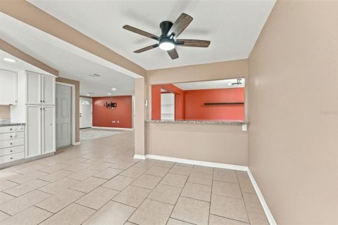 Villa ou maison à vendre à Holiday, Floride: 3 chambres, 147.25 m2 № 2433263 - photo 15