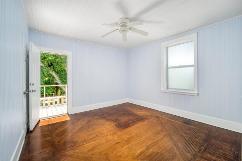 House in Jensen Beach, Florida 4 bedrooms, 261.52 sq.m. № 2244239 - photo 24