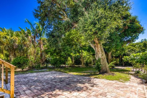 House in Jensen Beach, Florida 4 bedrooms, 261.52 sq.m. № 2244239 - photo 30