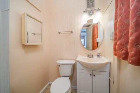 House in Jensen Beach, Florida 4 bedrooms, 261.52 sq.m. № 2244239 - photo 28