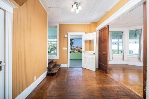 House in Jensen Beach, Florida 4 bedrooms, 261.52 sq.m. № 2244239 - photo 17