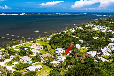 House in Jensen Beach, Florida 4 bedrooms, 261.52 sq.m. № 2244239 - photo 6