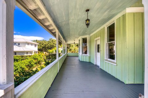 House in Jensen Beach, Florida 4 bedrooms, 261.52 sq.m. № 2244239 - photo 14
