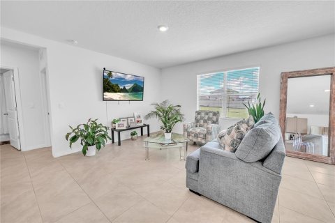 House in Wesley Chapel, Florida 5 bedrooms, 242.01 sq.m. № 1887121 - photo 10