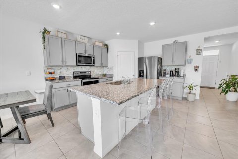 House in Wesley Chapel, Florida 5 bedrooms, 242.01 sq.m. № 1887121 - photo 15