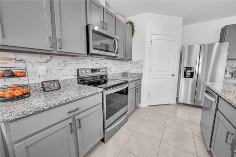 House in Wesley Chapel, Florida 5 bedrooms, 242.01 sq.m. № 1887121 - photo 18