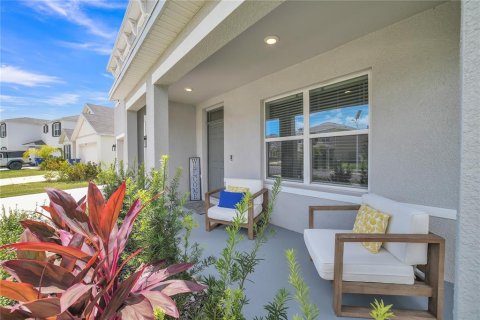 House in Wesley Chapel, Florida 5 bedrooms, 242.01 sq.m. № 1887121 - photo 3