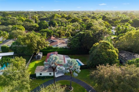 House in Pinecrest, Florida 3 bedrooms, 172.43 sq.m. № 2260257 - photo 22