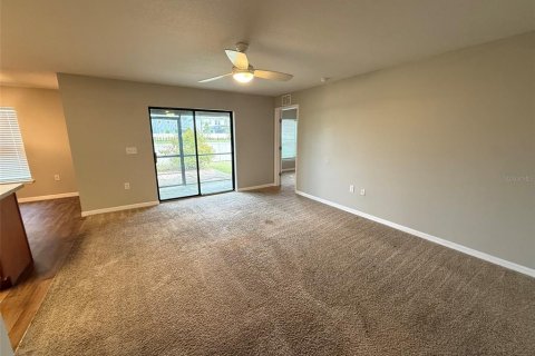 House in Ruskin, Florida 3 bedrooms, 130.99 sq.m. № 2424369 - photo 3