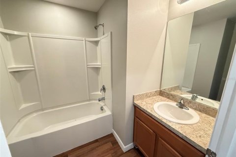 House in Ruskin, Florida 3 bedrooms, 130.99 sq.m. № 2424369 - photo 13