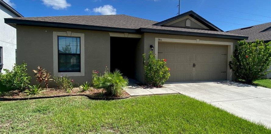 House in Ruskin, Florida 3 bedrooms, 130.99 sq.m. № 2424369