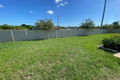 House in Ruskin, Florida 3 bedrooms, 130.99 sq.m. № 2424369 - photo 18