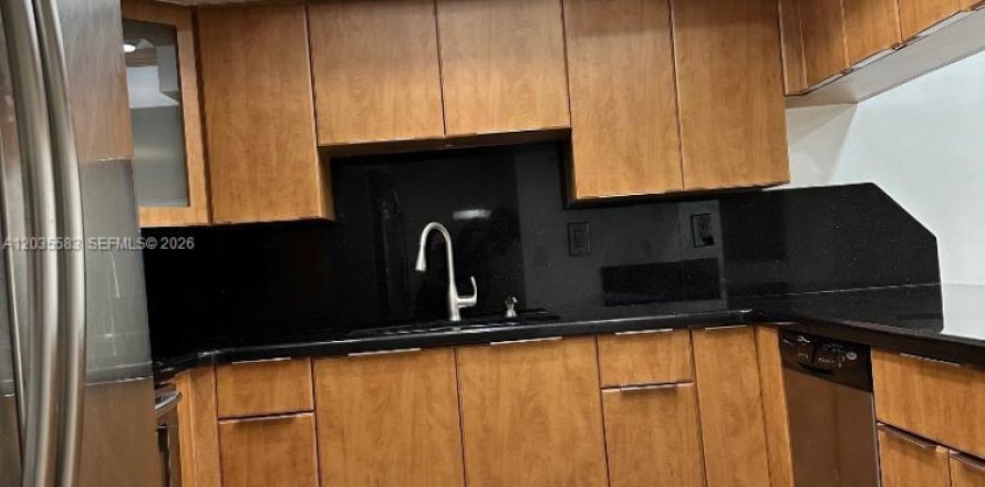 Touwnhouse à Hialeah, Floride 3 chambres, 149.2 m2 № 2184238