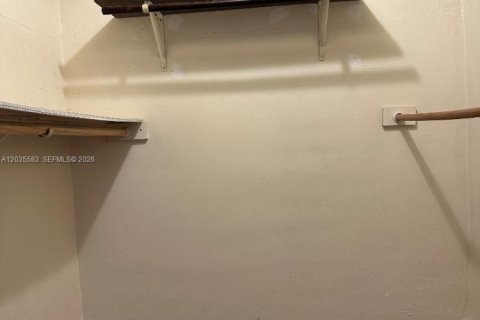 Touwnhouse à louer à Hialeah, Floride: 3 chambres, 149.2 m2 № 2184238 - photo 13