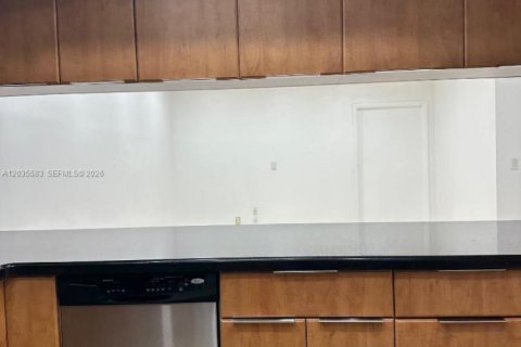 Touwnhouse à louer à Hialeah, Floride: 3 chambres, 149.2 m2 № 2184238 - photo 3