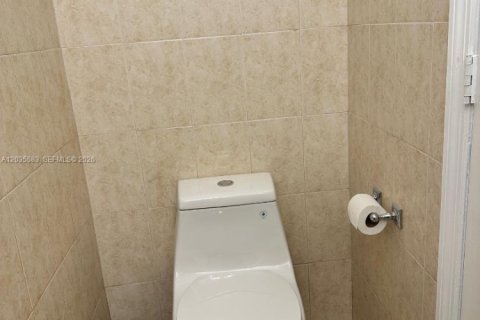 Touwnhouse à louer à Hialeah, Floride: 3 chambres, 149.2 m2 № 2184238 - photo 17