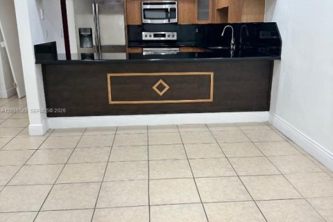 Touwnhouse à louer à Hialeah, Floride: 3 chambres, 149.2 m2 № 2184238 - photo 2