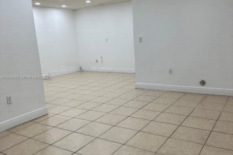 Touwnhouse à louer à Hialeah, Floride: 3 chambres, 149.2 m2 № 2184238 - photo 8