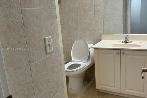Touwnhouse à louer à Hialeah, Floride: 3 chambres, 149.2 m2 № 2184238 - photo 22