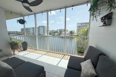Condo in Lighthouse Point, Florida, 2 bedrooms  № 2185725 - photo 22