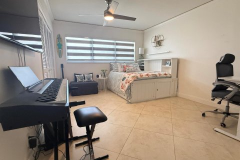 Condo in Lighthouse Point, Florida, 2 bedrooms  № 2185725 - photo 12