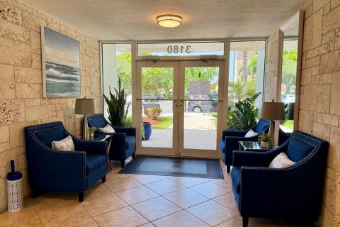 Condo in Lighthouse Point, Florida, 2 bedrooms  № 2185725 - photo 25