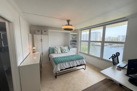 Condo in Lighthouse Point, Florida, 2 bedrooms  № 2185725 - photo 17