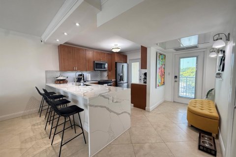 Condo in Lighthouse Point, Florida, 2 bedrooms  № 2185725 - photo 8