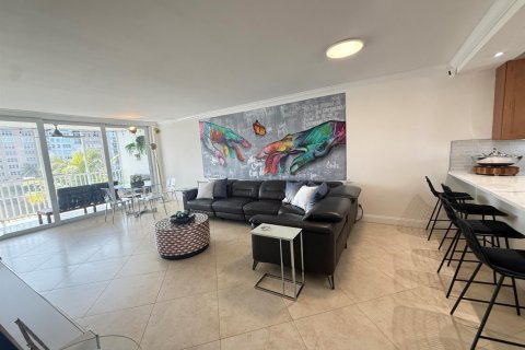 Condo in Lighthouse Point, Florida, 2 bedrooms  № 2185725 - photo 6