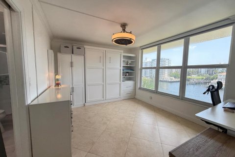 Condo in Lighthouse Point, Florida, 2 bedrooms  № 2185725 - photo 16