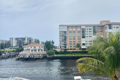 Condo in Lighthouse Point, Florida, 2 bedrooms  № 2185725 - photo 23