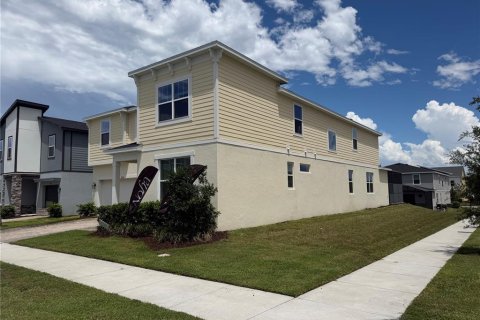 House in Kissimmee, Florida 9 bedrooms, 405.33 sq.m. № 2308627 - photo 2