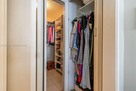 Снять в аренду кондоминиум в Халландейл-Бич, Флорида 3 спальни, 128.11м2, № 2041304 - фото 22