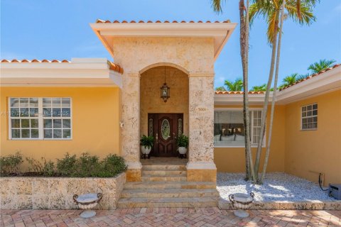 Купить виллу или дом в Майами, Флорида 5 спален, 290.41м2, № 2029062 - фото 6