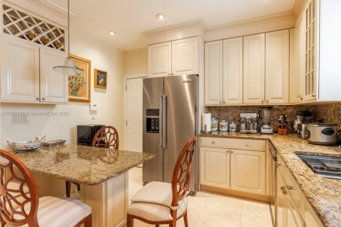 Купить виллу или дом в Майами, Флорида 5 спален, 290.41м2, № 2029062 - фото 16