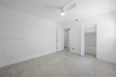 House in Southwest Ranches, Florida 4 bedrooms, 253.72 sq.m. № 1995097 - photo 25