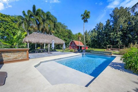 House in Southwest Ranches, Florida 4 bedrooms, 253.72 sq.m. № 1995097 - photo 30