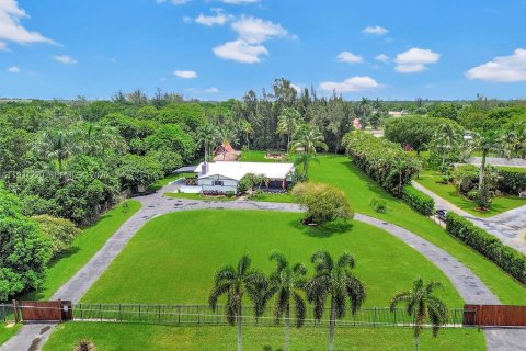 Casa en alquiler en Southwest Ranches, Florida, 4 dormitorios, 253.72 m2 № 1995097 - foto 4