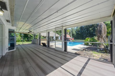 House in Southwest Ranches, Florida 4 bedrooms, 253.72 sq.m. № 1995097 - photo 28