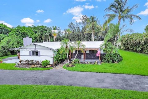 Casa en alquiler en Southwest Ranches, Florida, 4 dormitorios, 253.72 m2 № 1995097 - foto 5