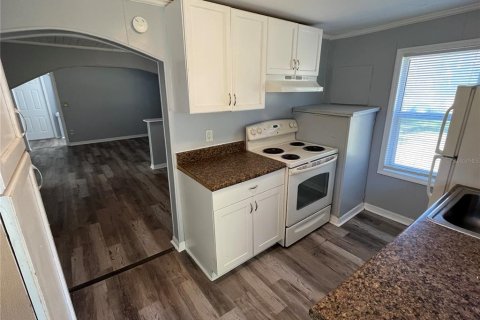 Villa ou maison à louer à Ocala, Floride: 2 chambres, 81.2 m2 № 2420337 - photo 4