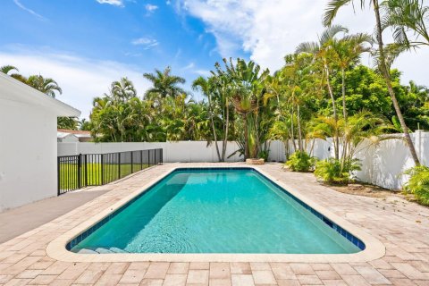 Casa en venta en Pompano Beach, Florida, 3 dormitorios, 155.24 m2 № 2382996 - foto 2