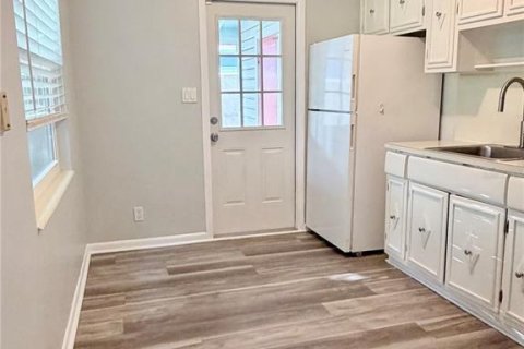 House in Saint Petersburg, Florida 2 bedrooms, 75.25 sq.m. № 2225652 - photo 7