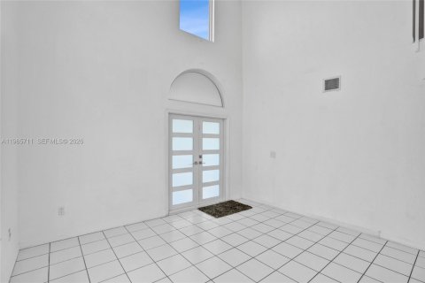 Villa ou maison à vendre à Miami, Floride: 5 chambres, 224.45 m2 № 2027317 - photo 8
