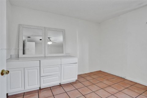 Villa ou maison à vendre à Miami, Floride: 5 chambres, 224.45 m2 № 2027317 - photo 27