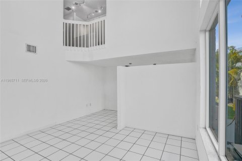 Villa ou maison à vendre à Miami, Floride: 5 chambres, 224.45 m2 № 2027317 - photo 7