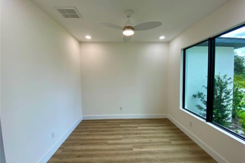 Villa ou maison à vendre à North Port, Floride: 3 chambres, 162.02 m2 № 1798159 - photo 5