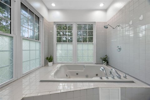 House in Orlando, Florida 4 bedrooms, 183.95 sq.m. № 1803291 - photo 10